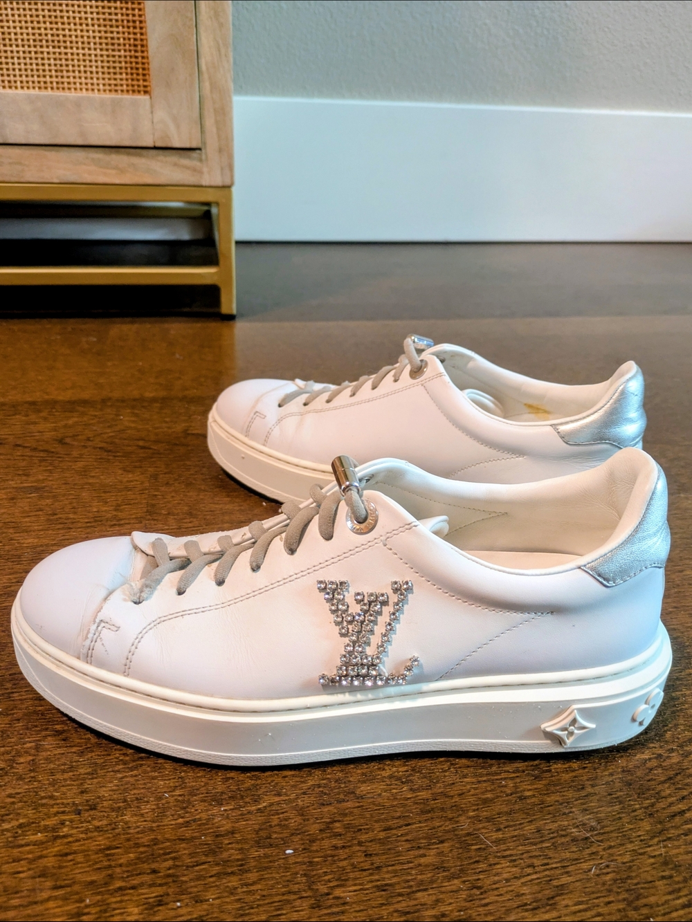 Louis Vuitton White Leather Platform Sneaker with Crystal LV Logo - Picture 3 of 9